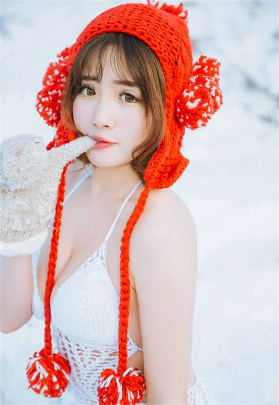 美臀妩媚撩人清纯妹子