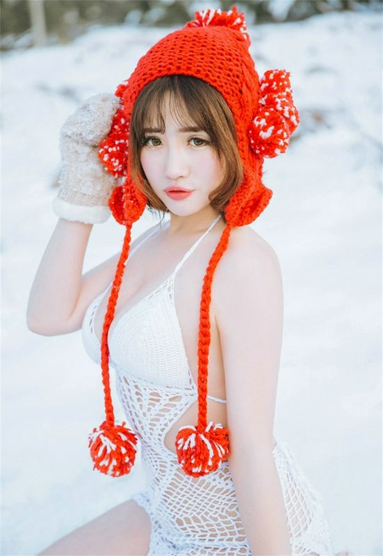 美臀妩媚撩人清纯妹子