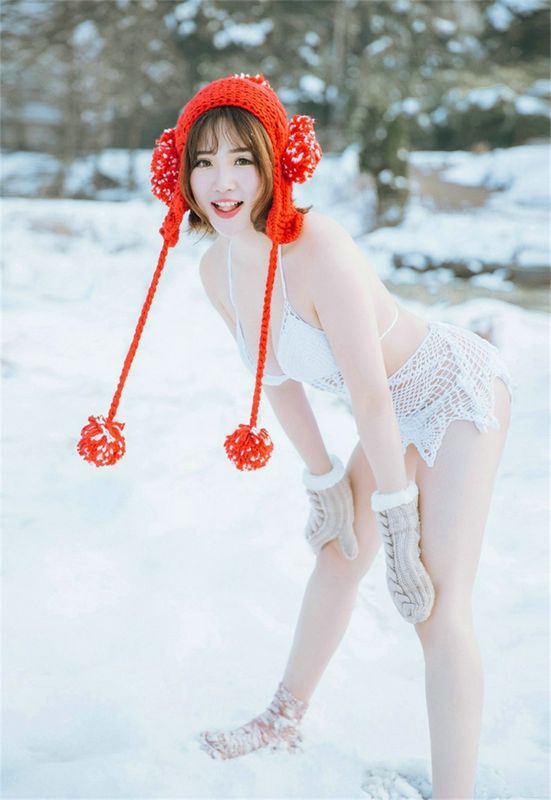 美臀妩媚撩人清纯妹子