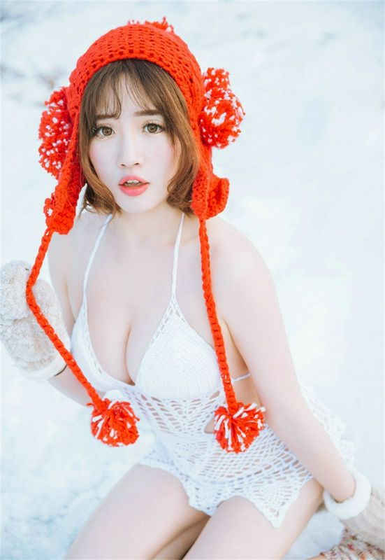 美臀妩媚撩人清纯妹子
