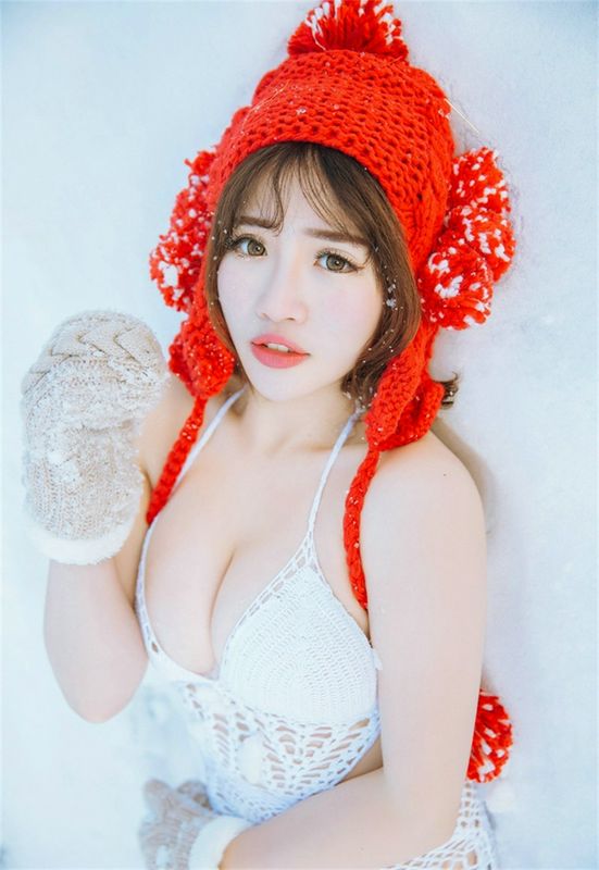 美臀妩媚撩人清纯妹子
