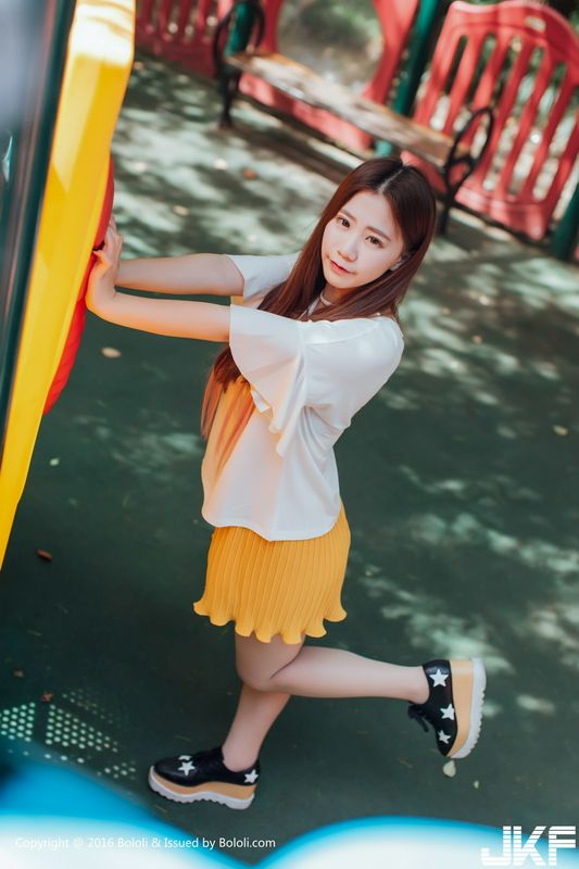 和同班女同学的第一次性爱0718yyy