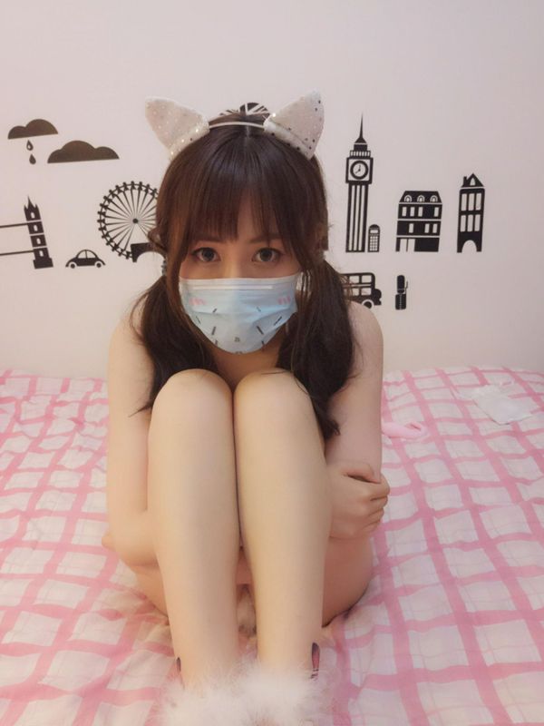 短裙里不穿内裤_0