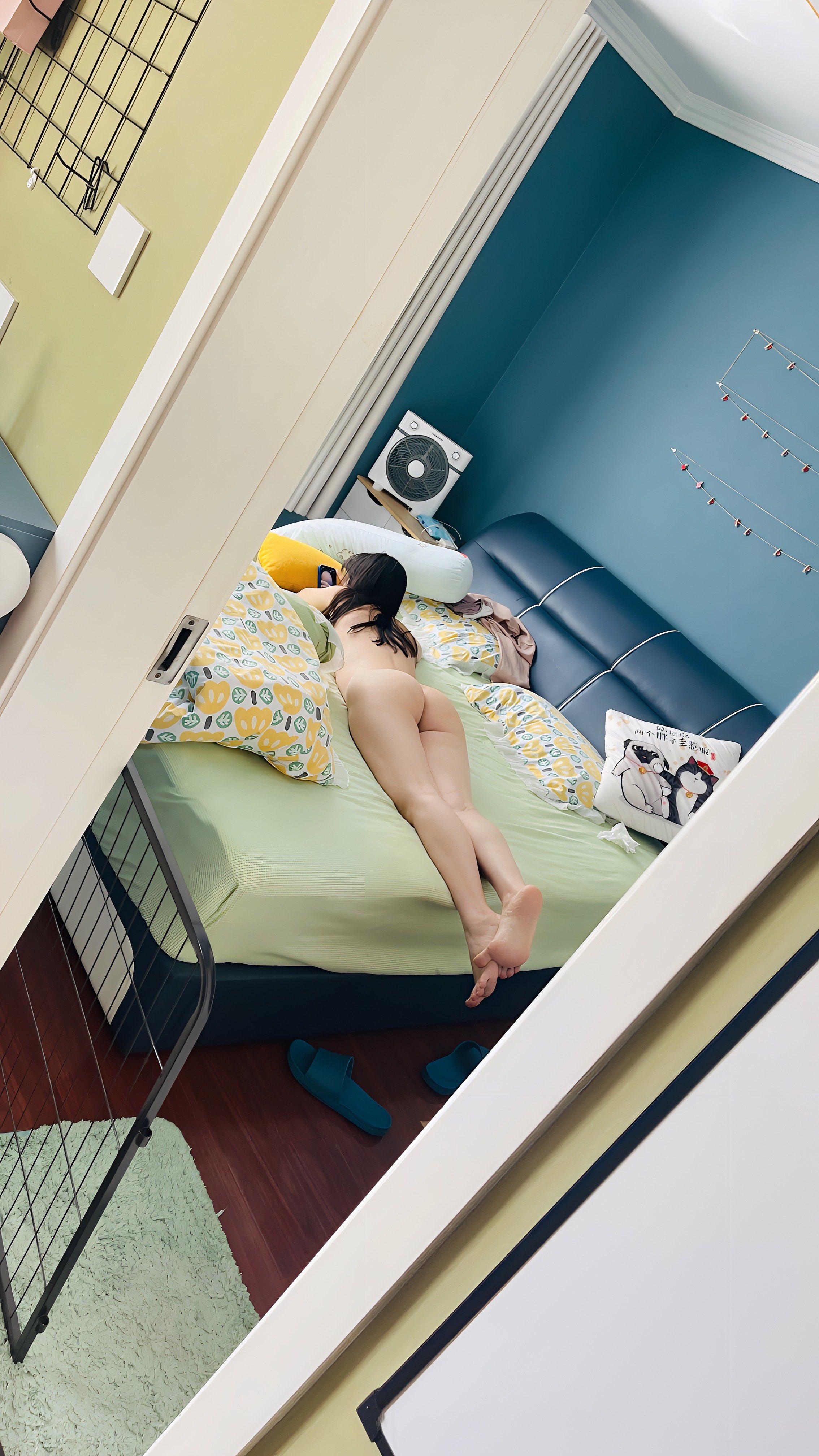 居家发骚的母狗们
