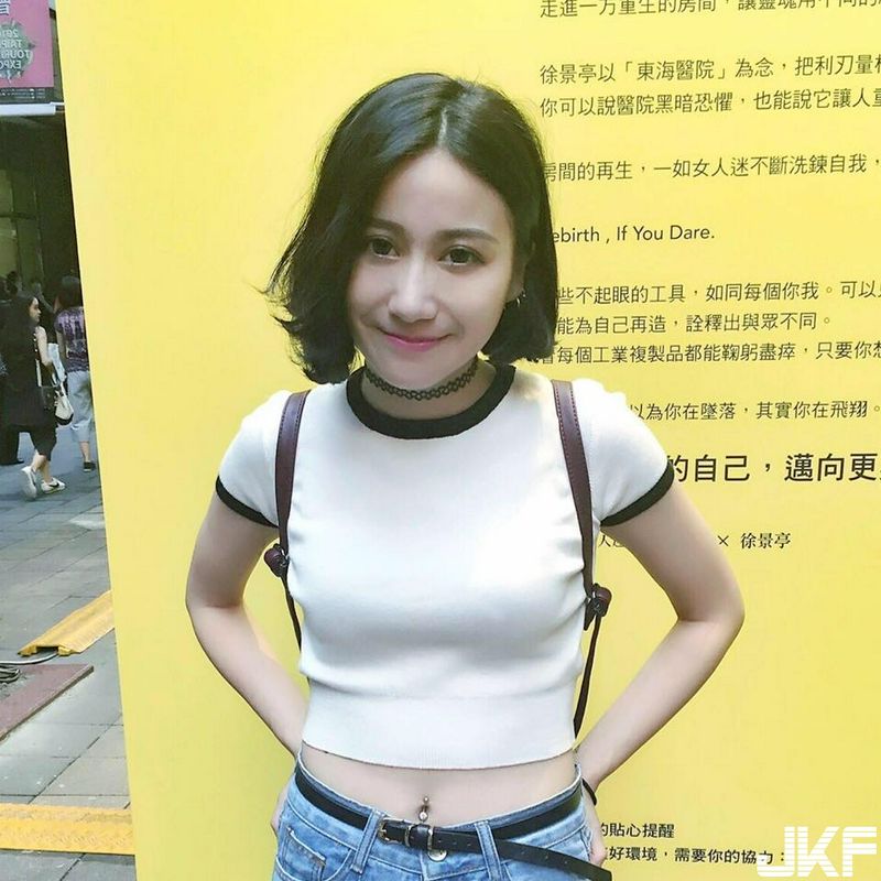 短发正妹ZooeyHuang这身材太不科学了