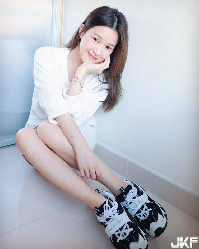 邻家女孩的秘密.....解放后的身材很胸狠呀!