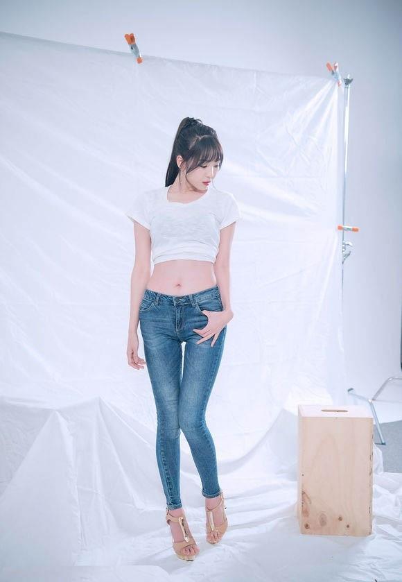 性感女星李恩惠玉腿蛮腰写真