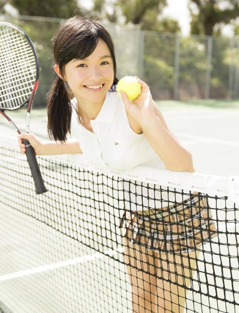 萌妹子百川晴香活力网球时尚写真