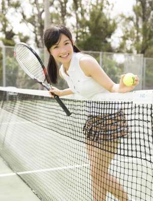 萌妹子百川晴香活力网球时尚写真