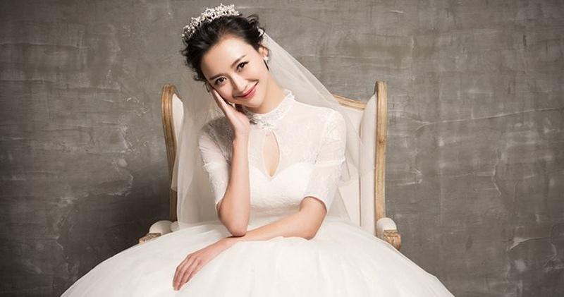 杨舒化身优雅小女人时尚婚纱写真大片