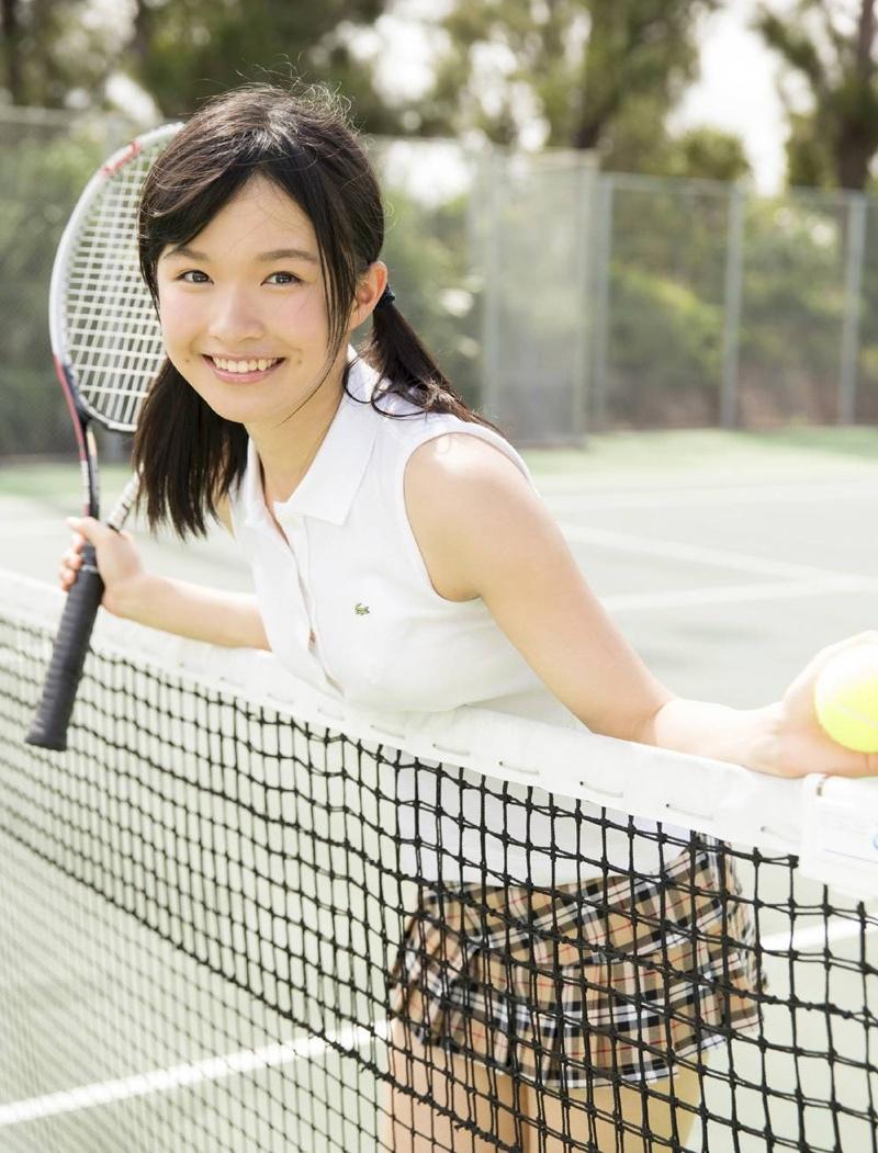 萌妹子百川晴香活力网球时尚写真