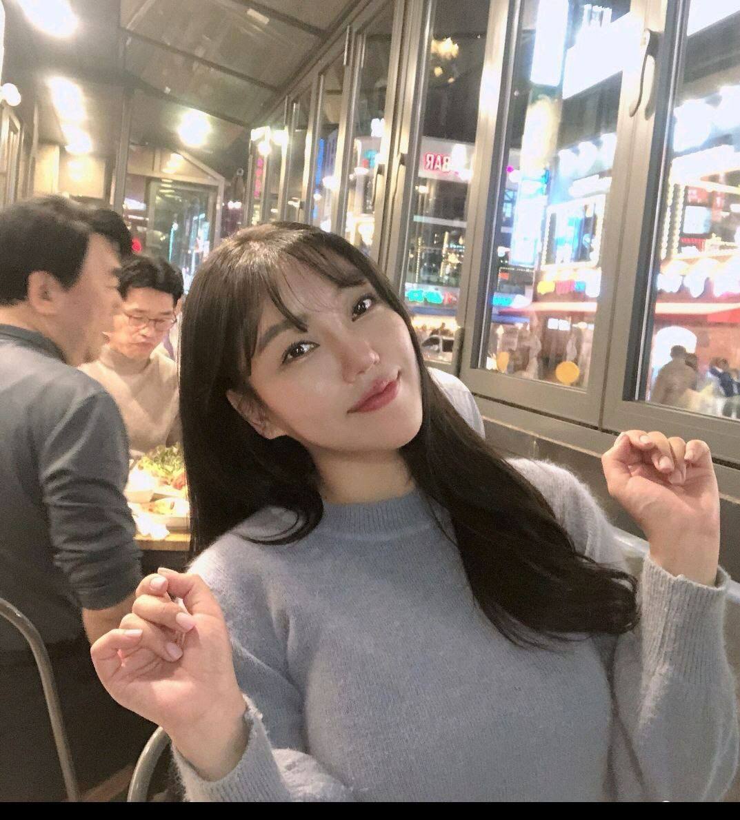 一组风烧小姐姐