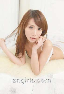 台湾美女杨羽霏私房时尚美照酥胸诱人