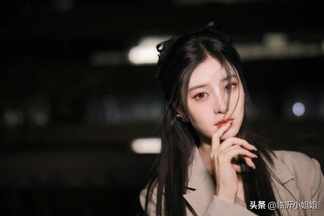 徐艺洋,性感妩媚的清爽美女,俏丽冷艳的外形,美爆啦