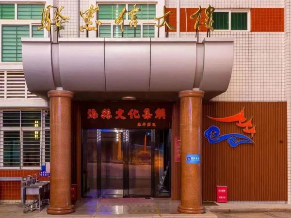 高校现绝美“蟳埔女”,却有大学生说“扎心”了……