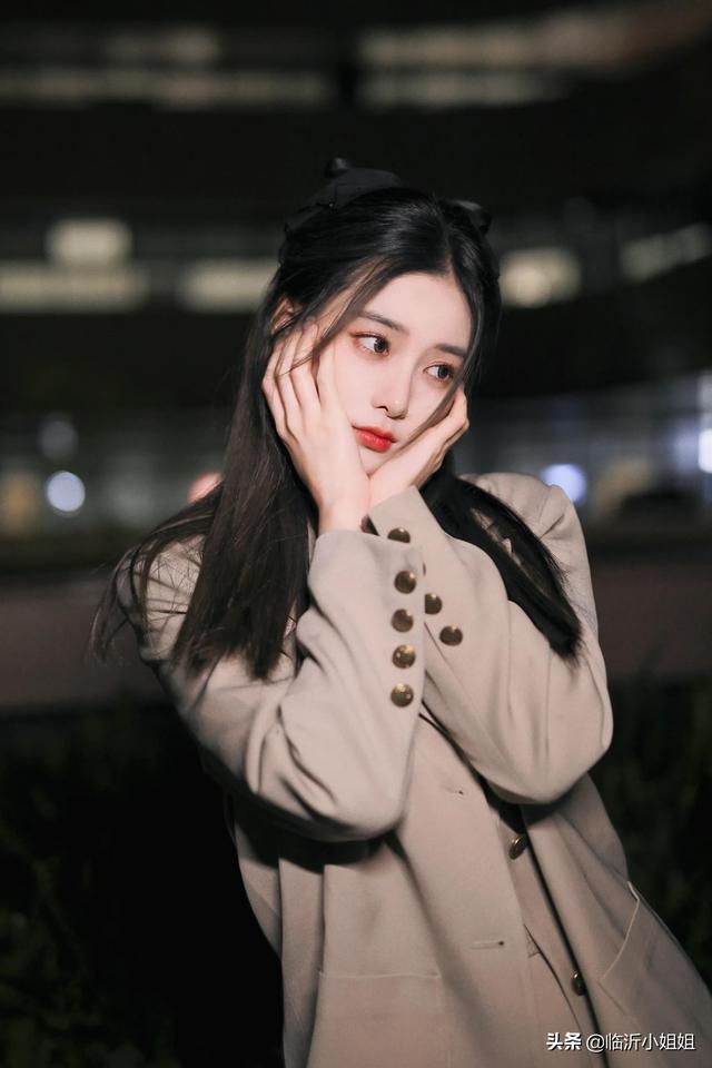 徐艺洋,性感妩媚的清爽美女,俏丽冷艳的外形,美爆啦