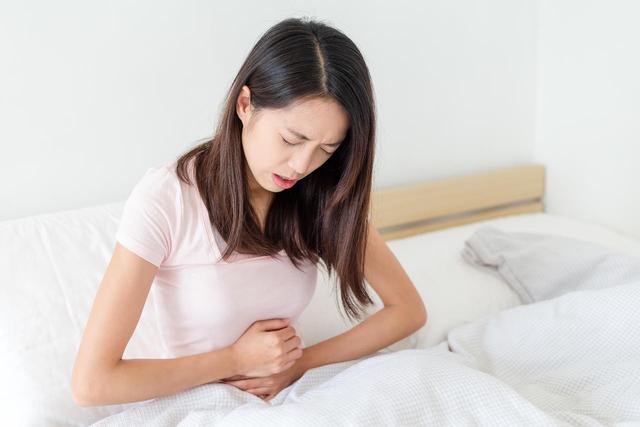 女性洗澡时,能顺便“站着尿尿”吗?这3个常识,早了解早获益
