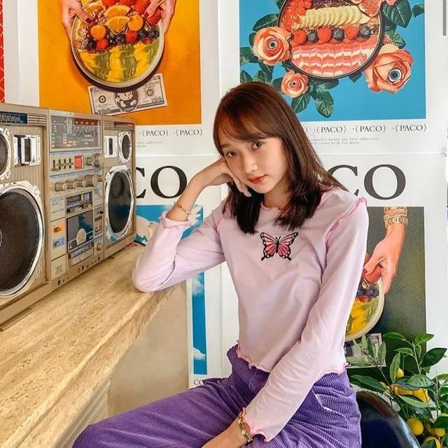 欧阳娜娜只是短暂地做了一下BM女孩,但这件打底衫她会爱很久