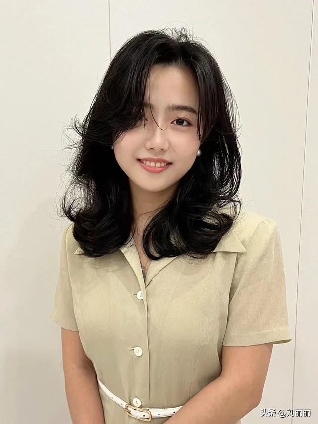 立体层次、波波头、狼尾、锁骨烫,你的发型选对了吗