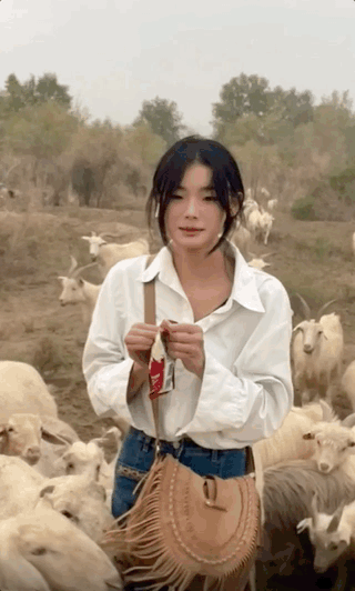 “噶羊少女”一夜爆火,惊呆4000w网友:没想到下手竟然那么狠?