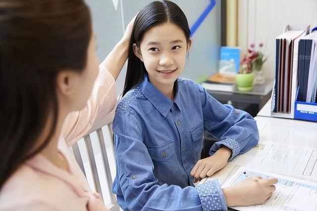 青春期是女孩的“危险期”?三条界限要守住,有女儿的父母多重视