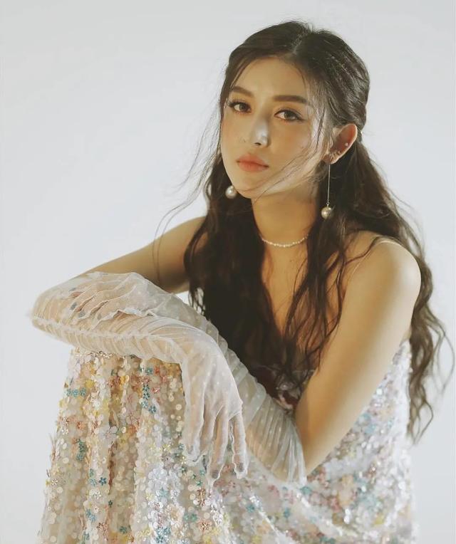 越南第一美女,热巴的脸柳岩的胸关晓彤的腿!她是怎么锻炼的?