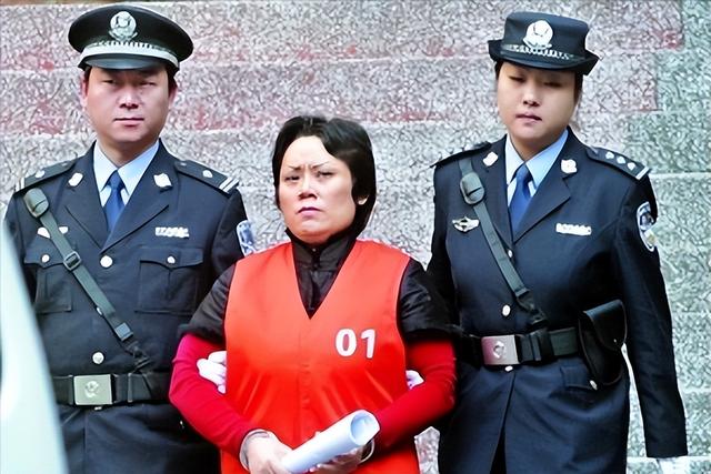 令人发指!强奸4名中学生,包养警花,玩弄女星,简直罄竹难书