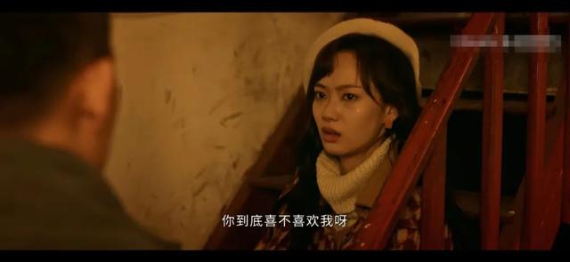 他是谁:卫国平藏在钱包里的女人照片,暴露了陈山河被割喉的真相