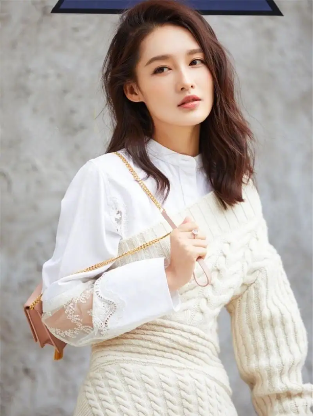 “自带苦相”的九位女星,个个愁容满面,演什么都丧,太吃亏了