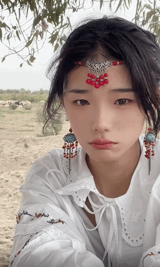 “噶羊少女”一夜爆火,惊呆4000w网友:没想到下手竟然那么狠?