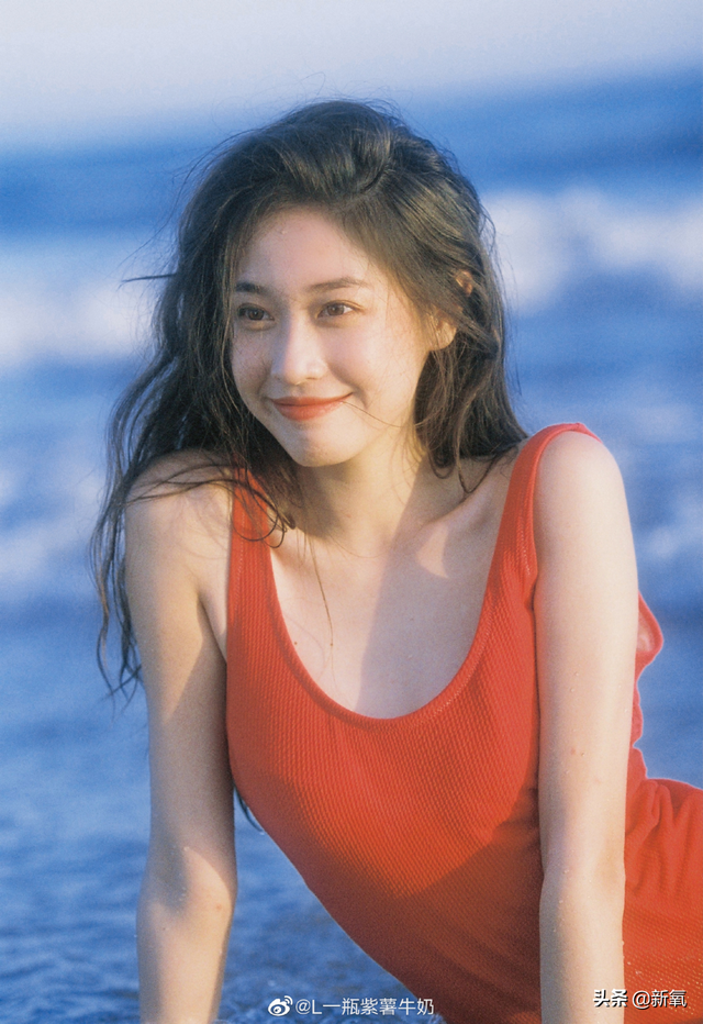 这张忧郁的甜妹脸,随便一张都是会被美少女们拿来做头像的程度