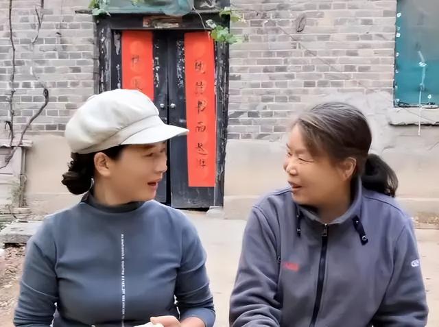 女子骑行千里,寻到失散了32年的生母,得知生母当初是被拐来的