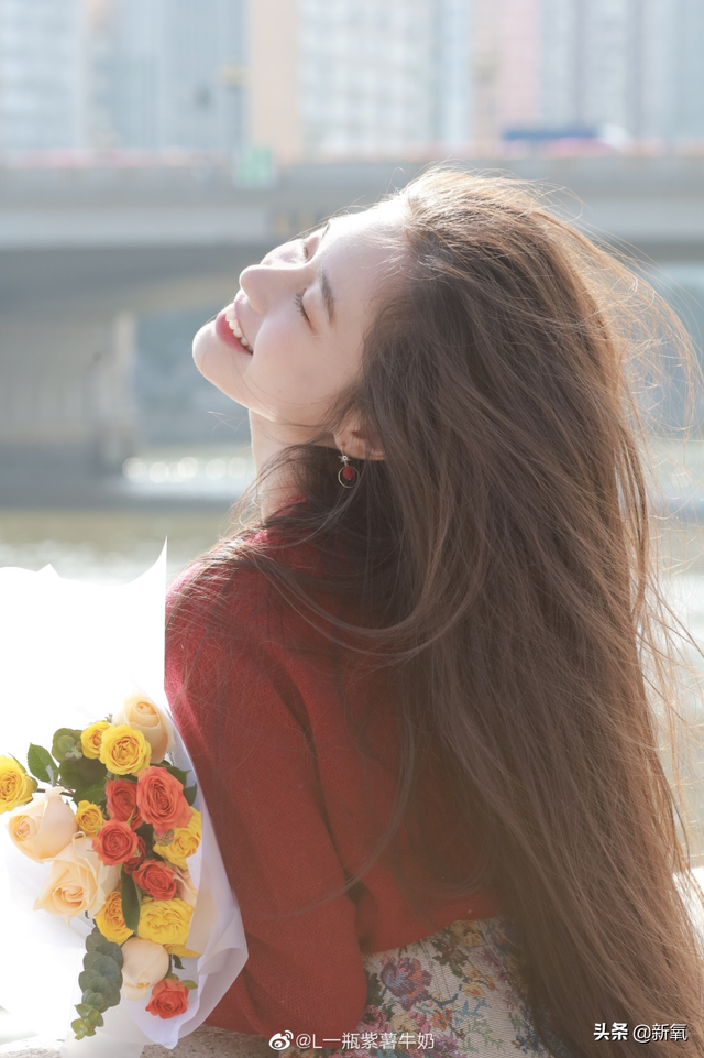 这张忧郁的甜妹脸,随便一张都是会被美少女们拿来做头像的程度