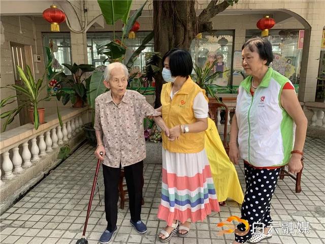 坚持义剪六年!“她是最靓最叻的美女理发师”