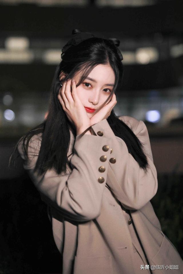 徐艺洋,性感妩媚的清爽美女,俏丽冷艳的外形,美爆啦