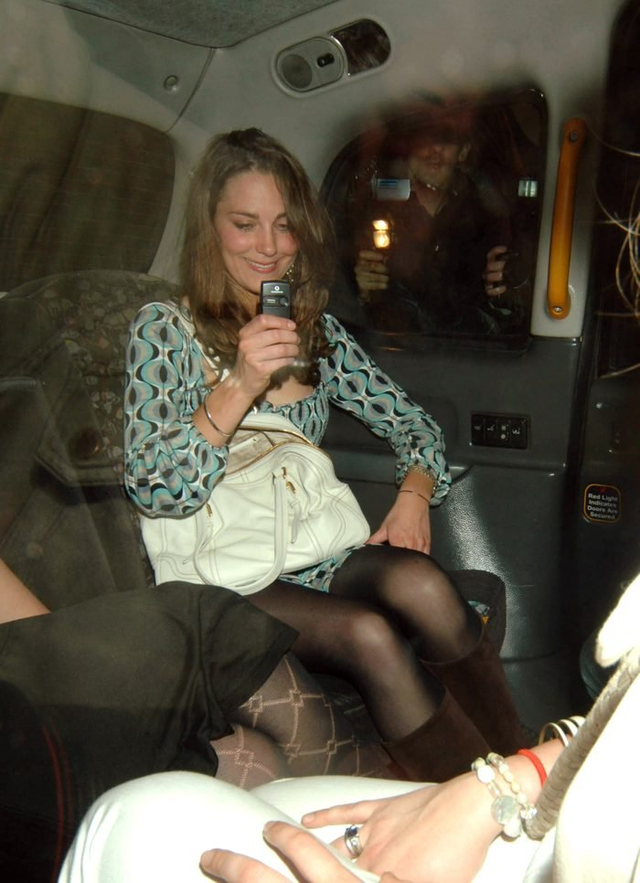 凯特威廉婚前夜店狂欢照被曝!凯特醉酒蹦迪,威廉与金发美女热舞
