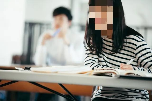 突发!常熟16岁女学生持刀致同学死亡,疑因早恋遭拒从而痛下杀手