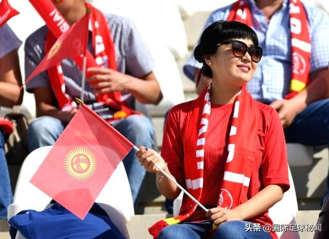 亚洲杯难得一见的各国美女球迷,东西亚美眉齐聚球场