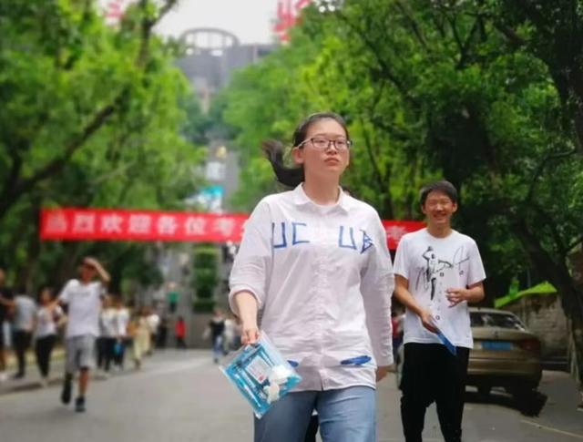 601分高考生被残忍杀害,嫌疑人竟是51岁同村亲戚,家长以泪洗面