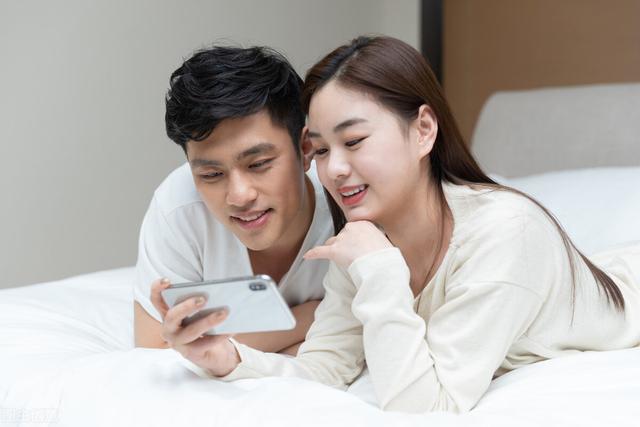 一个喜欢聊骚的热情女人,让我陷入她的温柔陷阱,我要离开她吗