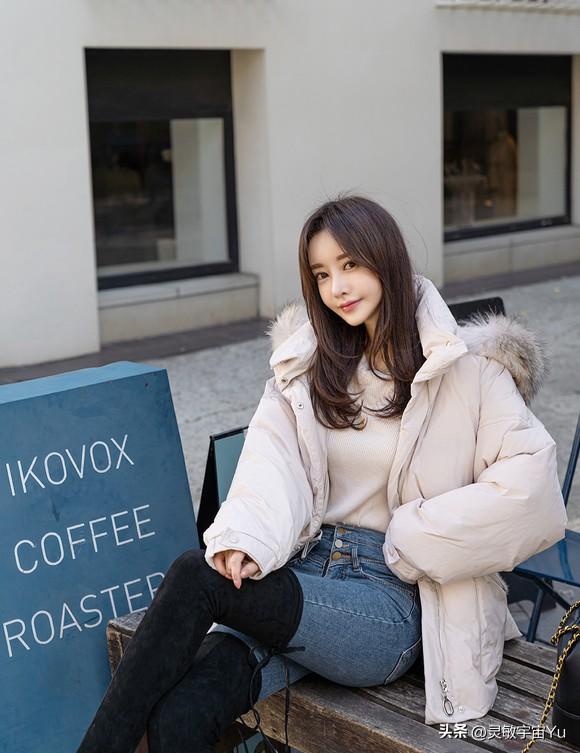 唯美清新的紧身牛仔裤美女,曼妙身材舒适养眼,尽显迷人曲线