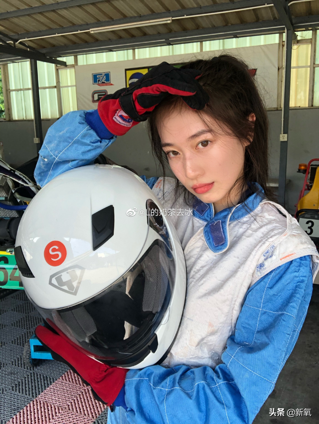 这张忧郁的甜妹脸,随便一张都是会被美少女们拿来做头像的程度