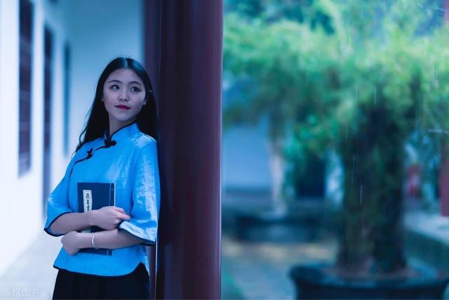 女人想玩玩你的感情时,都会在那些方面体现