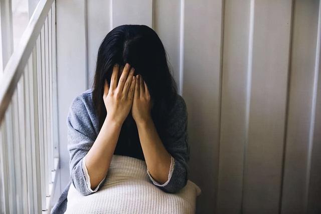 青春期是女孩的“危险期”?三条界限要守住,有女儿的父母多重视