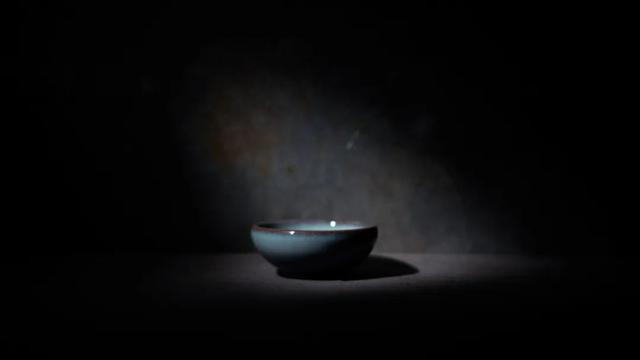 90后女生裸辞进寺庙上热搜:真正的修行,不在山上,而在心里