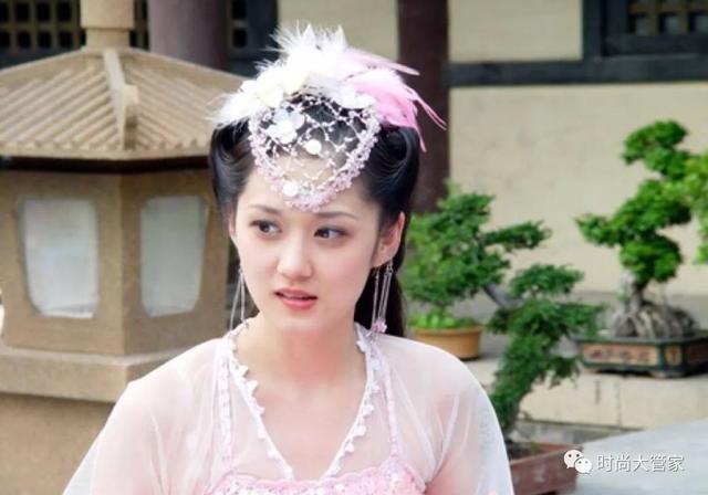女演员揭露潜规则,陪吃陪睡只是冰山一角,一个比一个离谱!