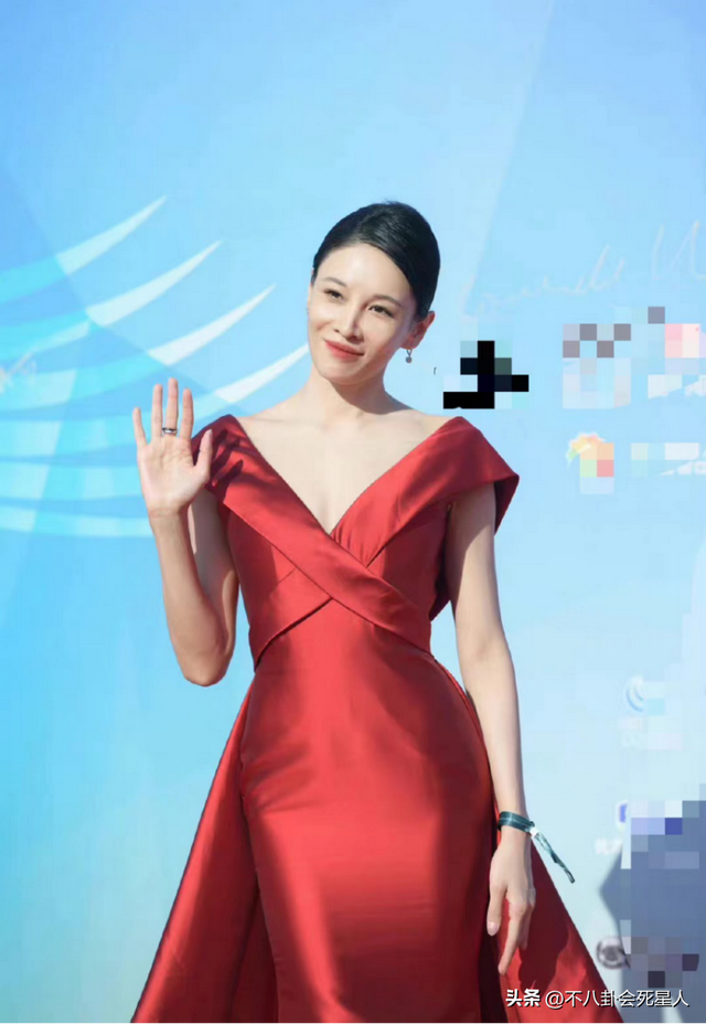 最新女星红毯!佟丽娅透视装性感,文咏珊高开叉,颜丙燕身材丰腴