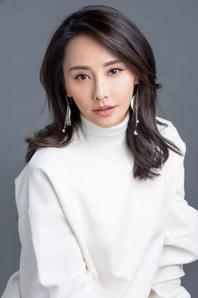 “自带苦相”的九位女星,个个愁容满面,演什么都丧,太吃亏了