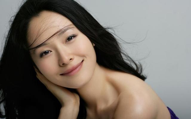 “自带苦相”的九位女星,个个愁容满面,演什么都丧,太吃亏了