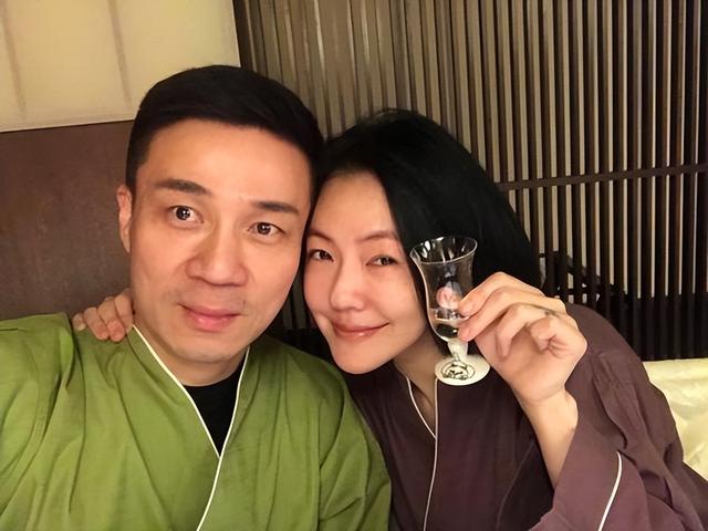 小S跳舞动作露骨,与绯闻舞蹈老师缠绵,摸男方屁股和裆部引热议